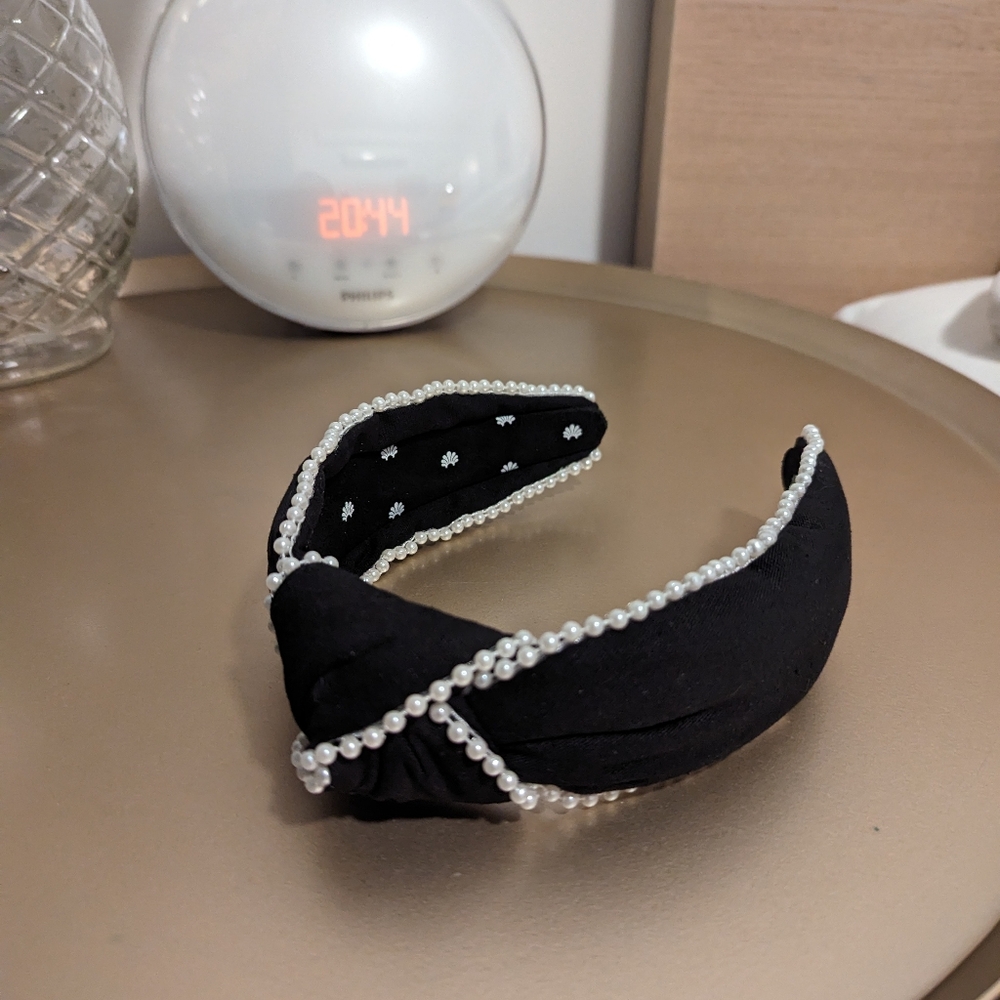 Lele Sadoughi Jet Pearl Beaded Edge Knotted Headband